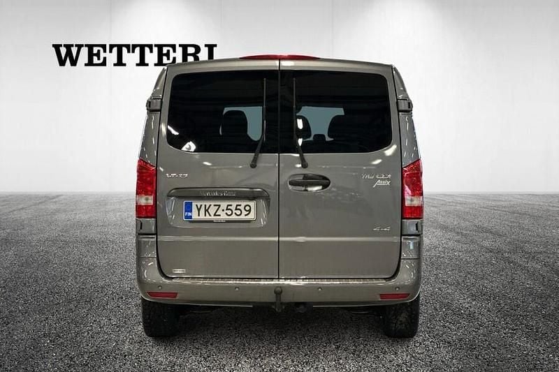 Käytetty Mercedes Vito Edition 163 HP (119 kW) 2022 Harmaa Van
