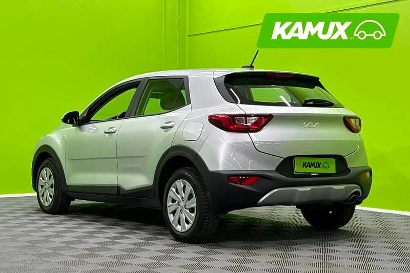 Käytetty Kia Stonic LX 101 HP (74 kW) 2024 Hopea / harmaa Katumaasturi