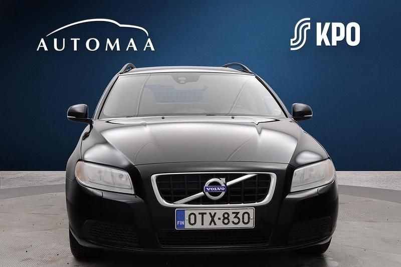 Käytetty Volvo V70 Business Edition 136 HP (100 kW) 2013 Musta Farmari