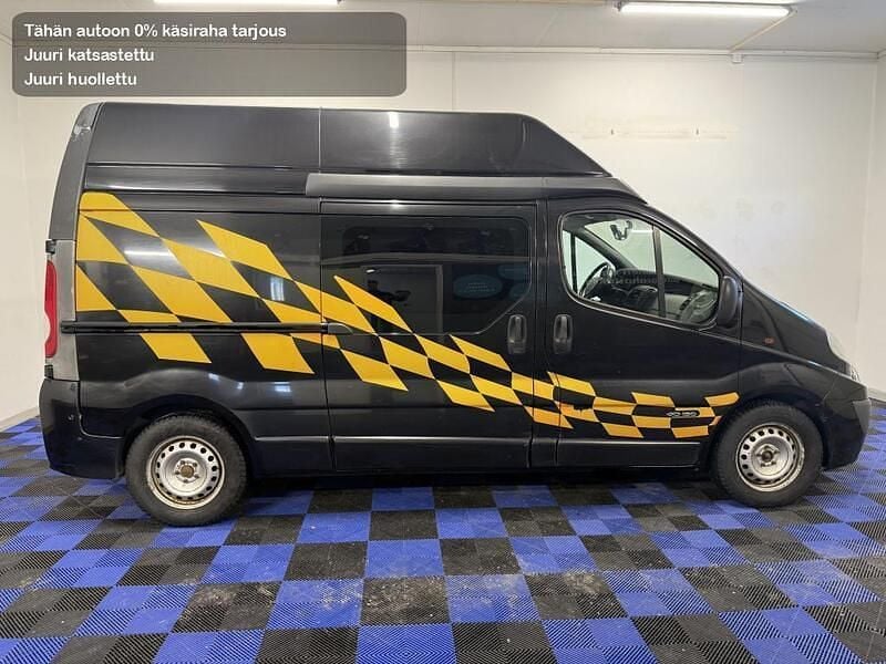 Käytetty Renault Trafic 146 HP (107 kW) 2008 Tila-auto
