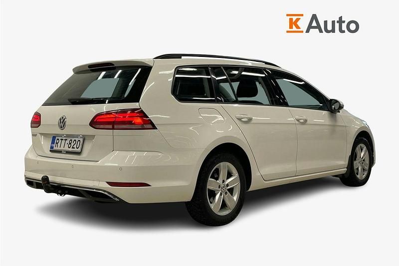 Käytetty VW Golf VII Comfortline 110 HP (80 kW) 2018 Valkoinen Farmari