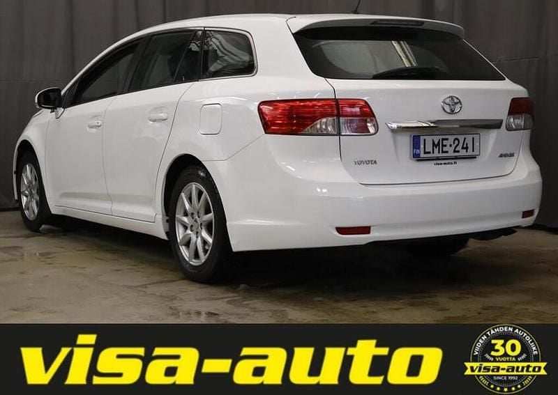 Käytetty Toyota Avensis Edition 132 HP (97 kW) 2013 Valkoinen Farmari