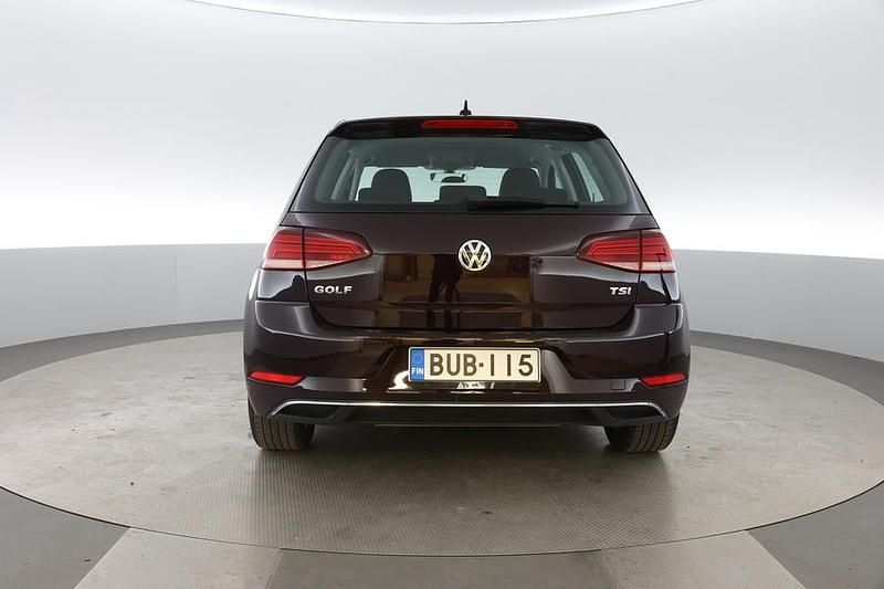 Käytetty VW Golf VII Comfortline 110 HP (80 kW) 2017 Viistoperä