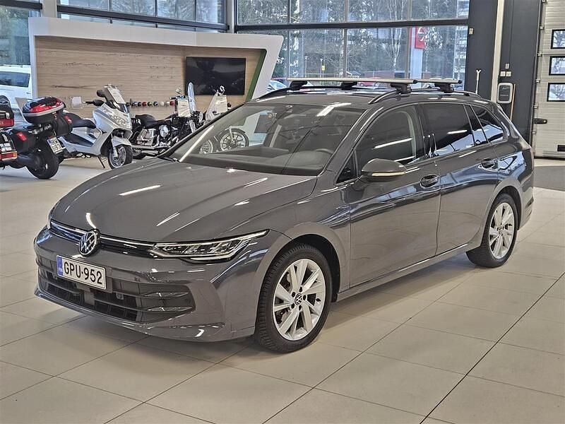 Oranssi Käytetty 2024 VW Golf VIII Comfortline Farmari | 32 990 € (Perustarjous) - Kuva 1/4