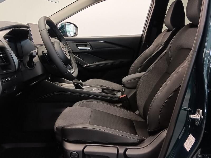 Käytetty Nissan Qashqai N-Connecta 158 HP (116 kW) 2024 Katumaasturi