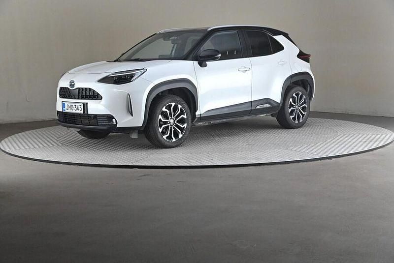 Käytetty Toyota Yaris Cross 116 HP (85 kW) 2022 Katumaasturi
