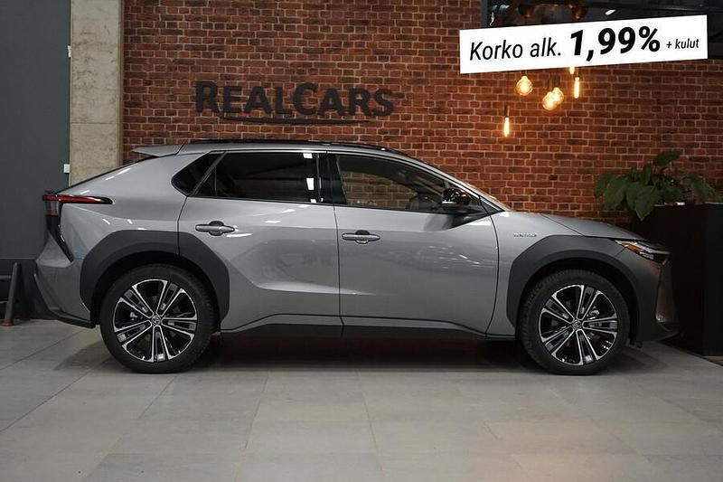 Käytetty Toyota bZ4X 252 kW (343 HP) 2022 Katumaasturi