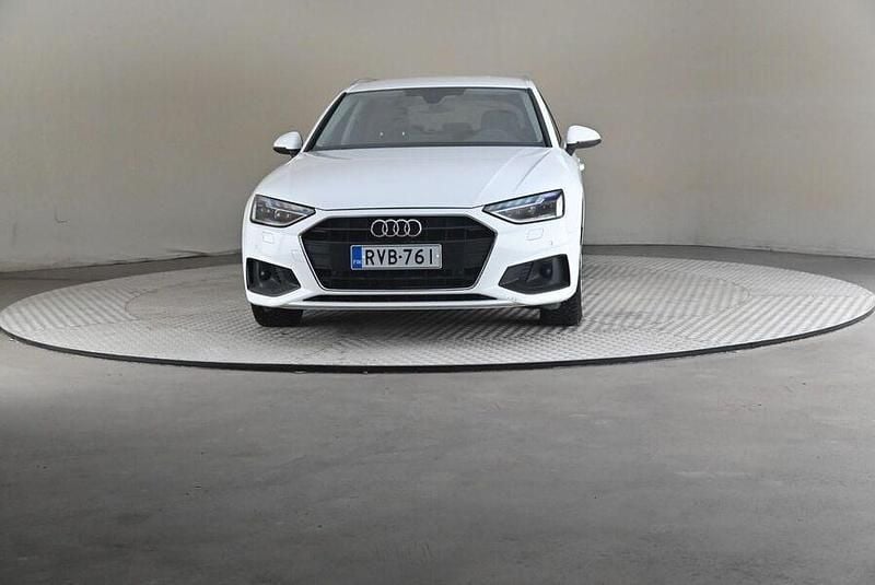 Käytetty Audi A4 136 HP (100 kW) 2023 Farmari