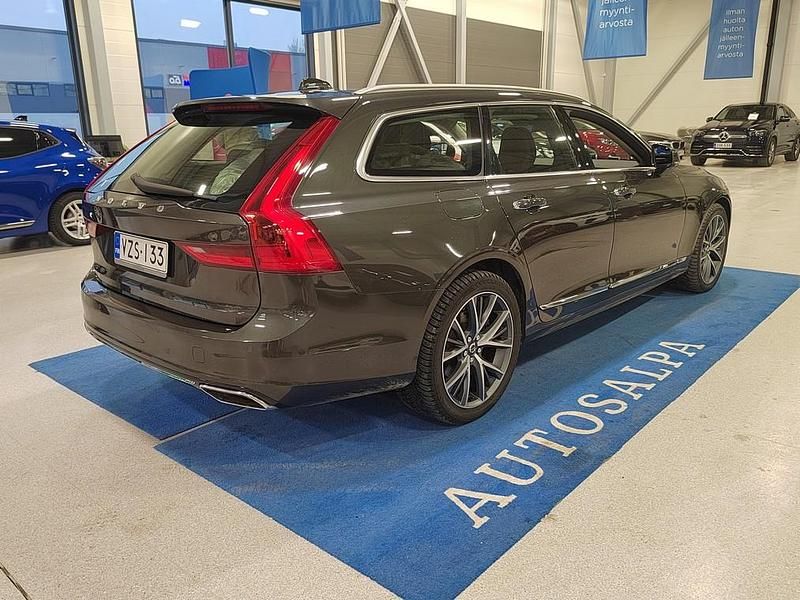 Käytetty Volvo V90 Inscription 303 HP (222 kW) 2019 Harmaa Farmari