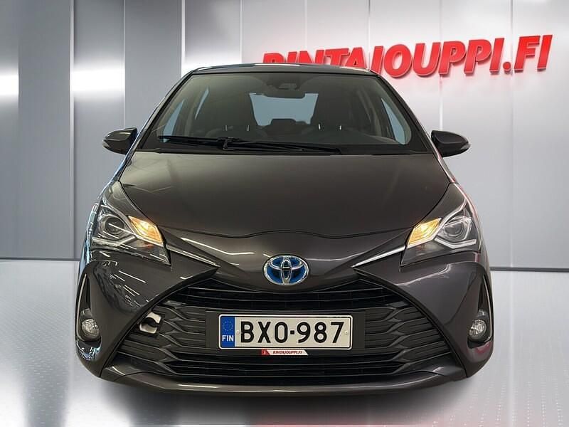 Käytetty Toyota Yaris Hybrid Edition 101 HP (74 kW) 2019 Viistoperä