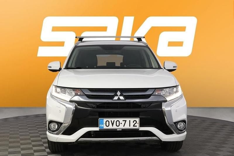 Käytetty Mitsubishi Outlander P-HEV Instyle 163 HP (119 kW) 2016 Farmari