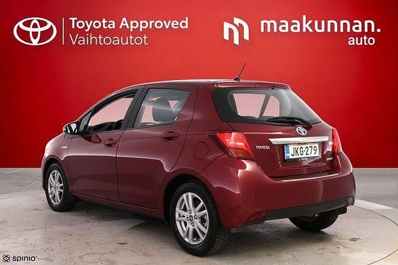 Käytetty Toyota Yaris Active 72 HP (52 kW) 2017 Punainen Viistoperä