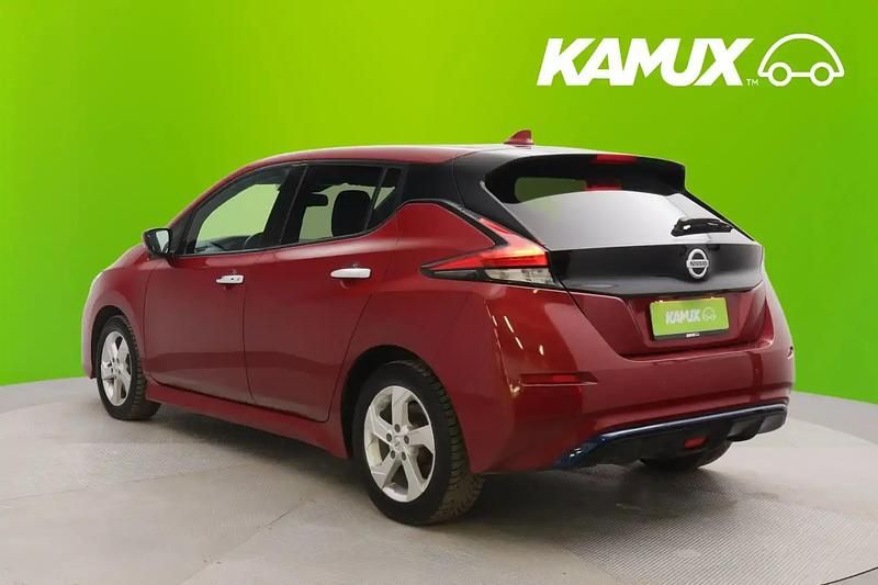 Käytetty Nissan Leaf N-Connecta 110 kW (150 HP) 2022 Punainen Viistoperä