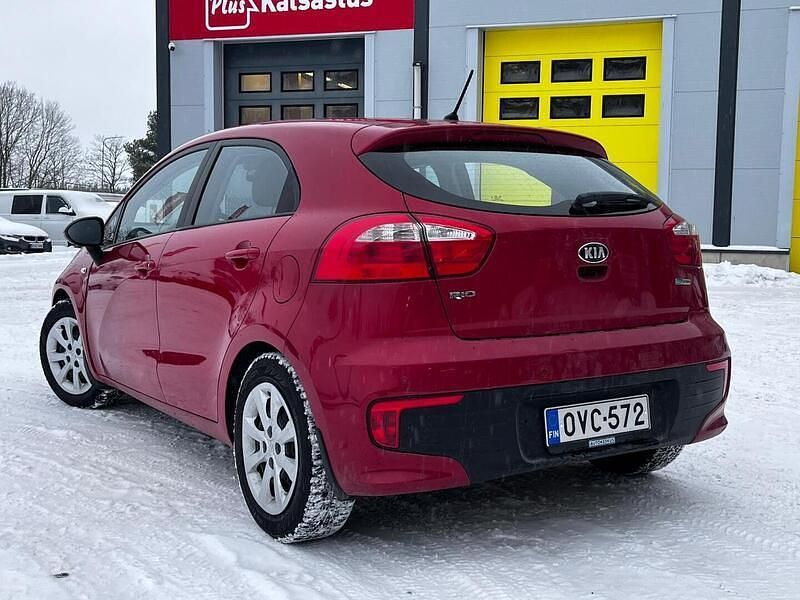 Käytetty Kia Rio LX 84 HP (61 kW) 2016 Viistoperä