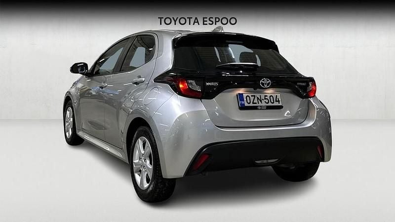 Käytetty Toyota Yaris Hybrid Active 116 HP (85 kW) 2023 Viistoperä