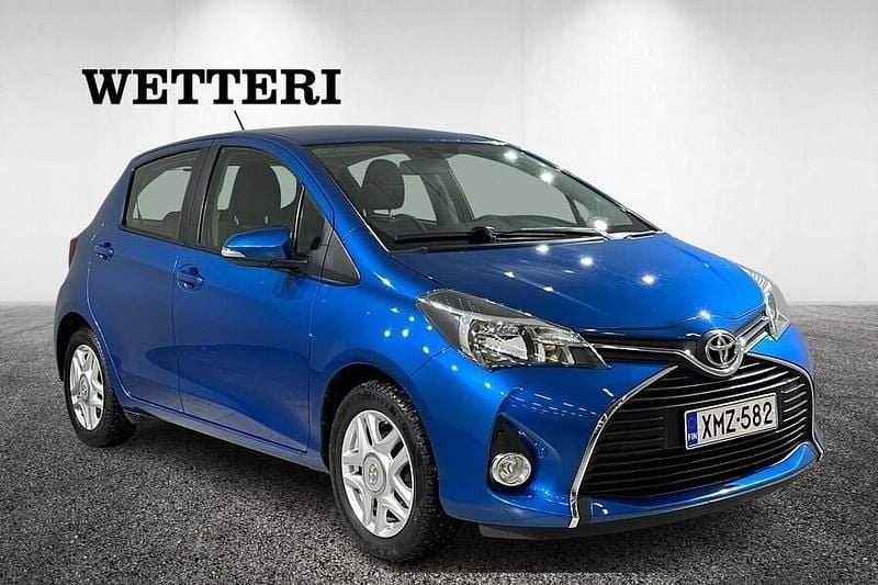Käytetty Toyota Yaris Active 99 HP (72 kW) 2016 Sininen Viistoperä