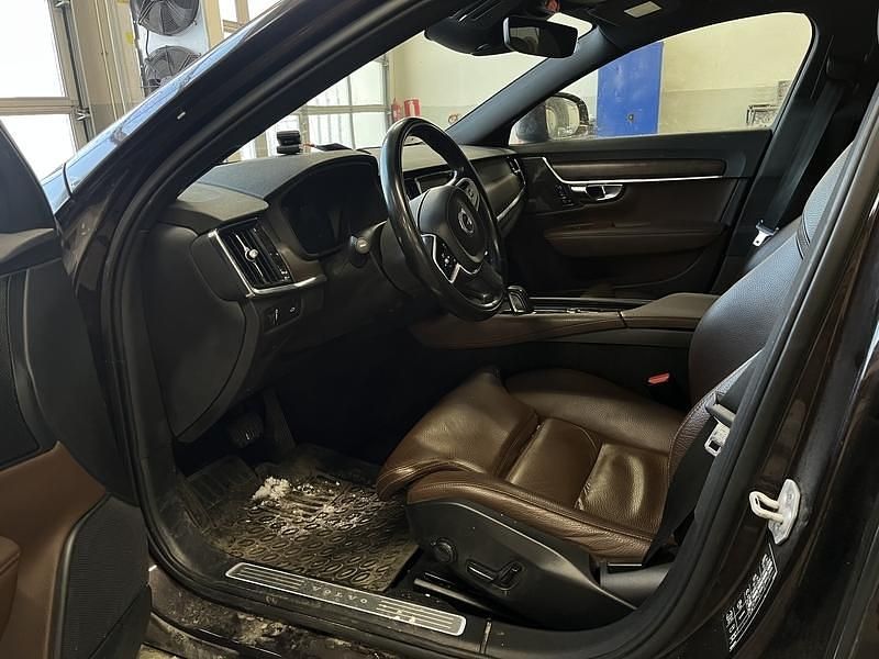 Käytetty Volvo V90 CC Business Edition 197 HP (144 kW) 2021 Farmari