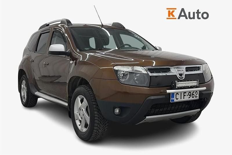 Käytetty Dacia Duster Lauréate 110 HP (80 kW) 2013 Ruskea Katumaasturi
