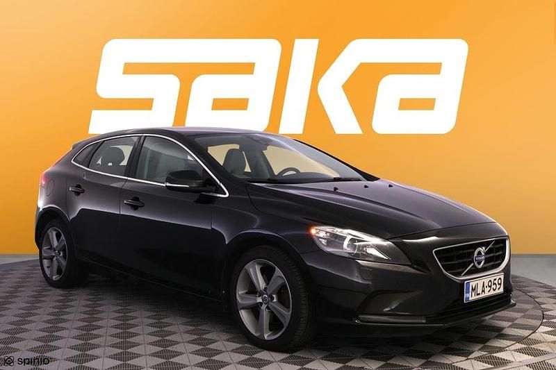 Käytetty Volvo V40 Momentum 150 HP (110 kW) 2013 Farmari