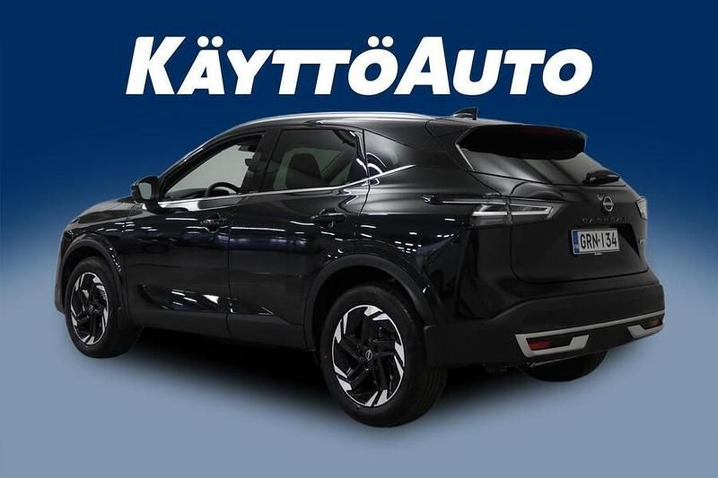 Käytetty Nissan Qashqai N-Connecta 205 HP (150 kW) 2025 Musta Katumaasturi