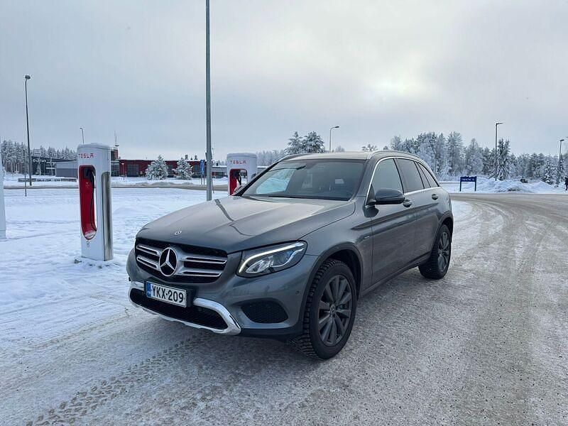 Käytetty Mercedes GLC350 Business 211 HP (155 kW) 2018 Katumaasturi