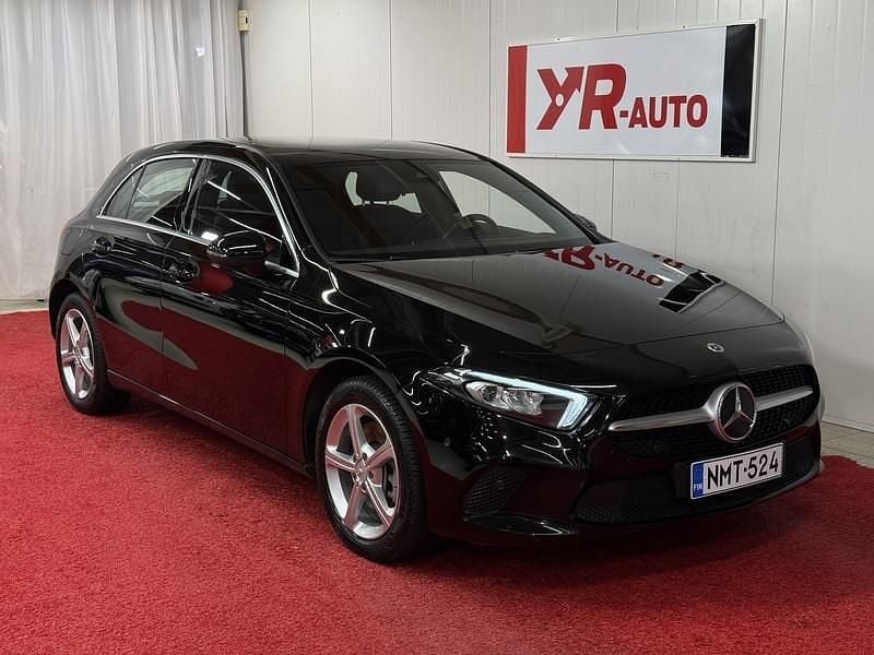 Käytetty 2023 Mercedes A250 Business Viistoperä | 25 800 € (Perustarjous) - Kuva 1/4