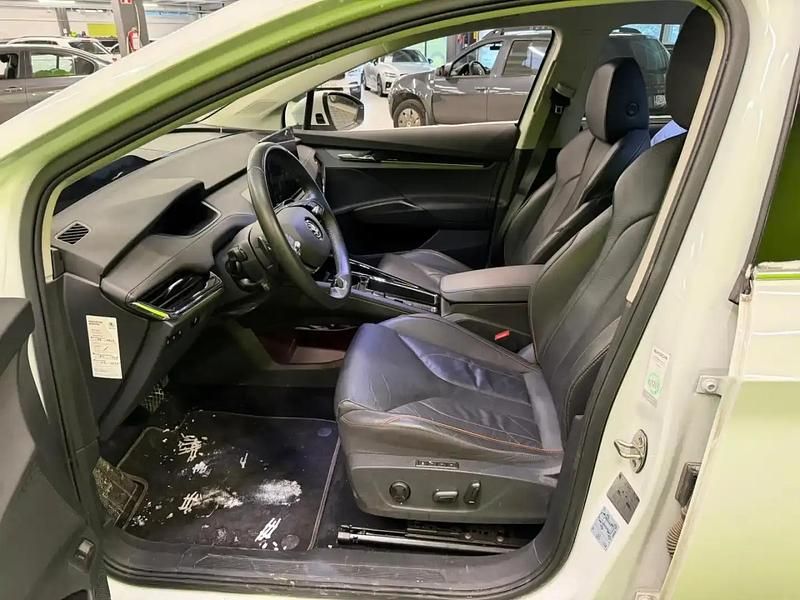 Käytetty Skoda Enyaq iV Suite 150 kW (204 HP) 2022 Valkoinen Katumaasturi