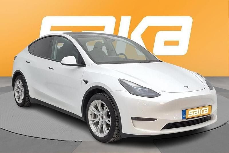 Käytetty 2022 Tesla Model Y Katumaasturi | 32 800 € (Hyvä tarjous) - Kuva 1/3