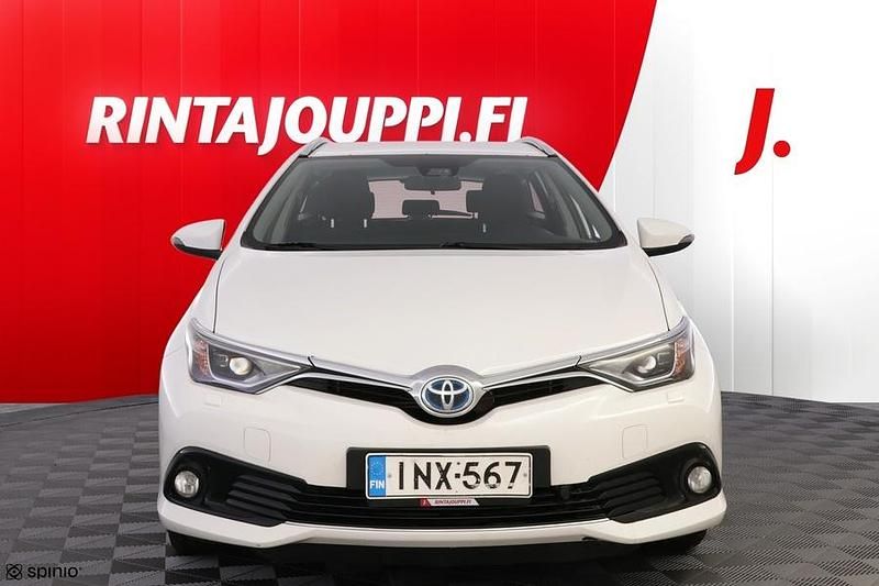 Käytetty Toyota Auris Touring Sports Business Edition 99 HP (72 kW) 2017 Valkoinen Farmari