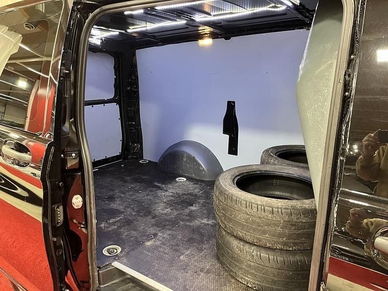 Käytetty Mercedes Vito Edition 163 HP (119 kW) 2023 Van