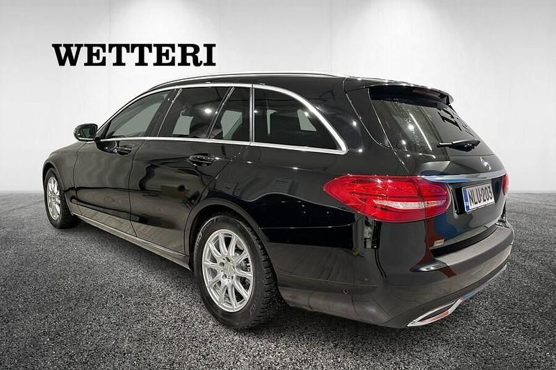 Käytetty Mercedes C220 Business 170 HP (125 kW) 2016 Musta Sedan