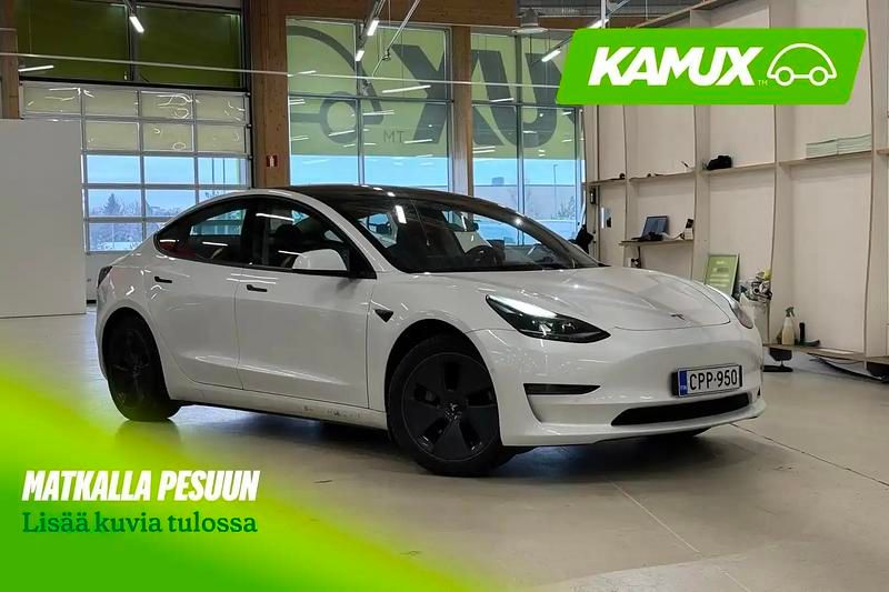 Valkoinen Käytetty 2021 Tesla Model 3 Sedan | 27 990 € (Perustarjous) - Kuva 1/4