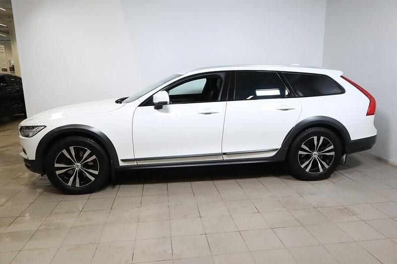 Käytetty Volvo V90 CC Business Edition 190 HP (139 kW) 2018 Valkoinen Farmari