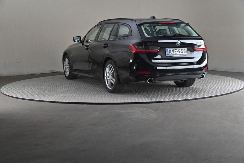 Käytetty BMW 330e 292 HP (214 kW) 2023 Farmari