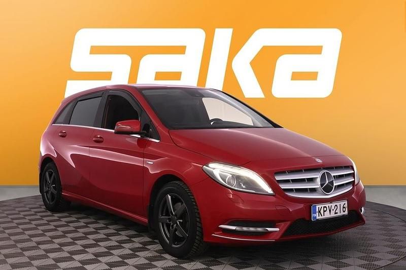 Käytetty Mercedes B180 Business 122 HP (89 kW) 2011 Tila-auto