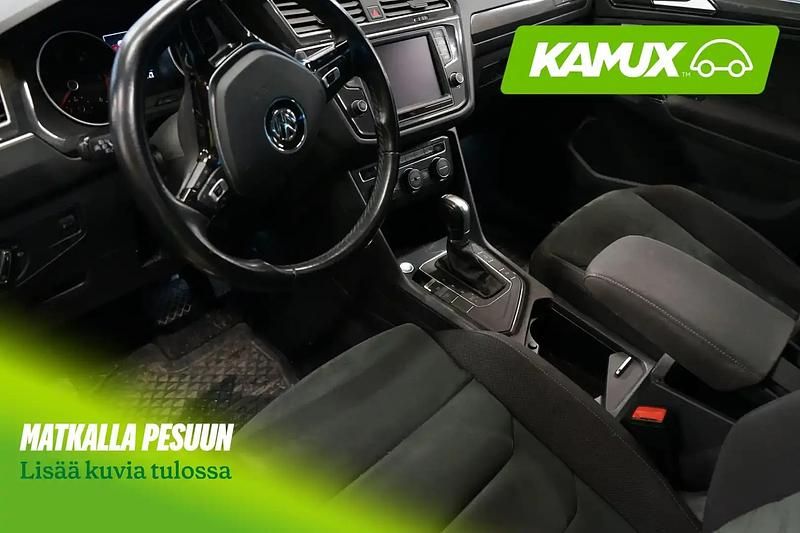 Käytetty VW Tiguan Comfortline 150 HP (110 kW) 2017 Musta Katumaasturi