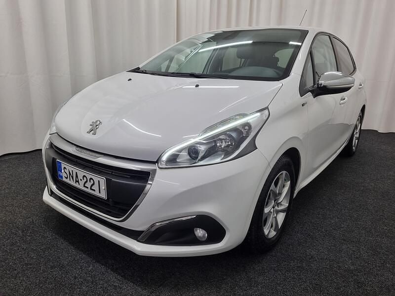 Käytetty Peugeot 208 Style 82 HP (60 kW) 2016 Viistoperä