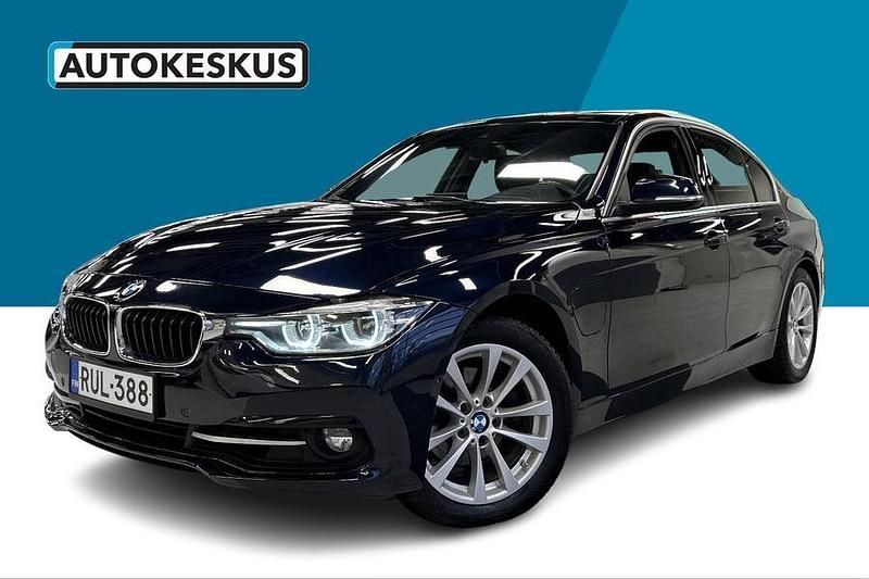 Sininen Käytetty 2016 BMW 330e M Sport Sedan | 16 700 € (Perustarjous) - Kuva 1/3