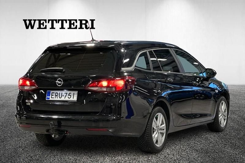 Käytetty Opel Astra Comfort 122 HP (89 kW) 2021 Musta Farmari