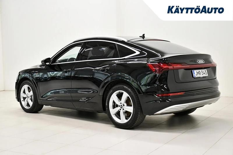 Käytetty Audi e-tron Sportback Advanced 408 kW (555 HP) 2020 Musta Katumaasturi