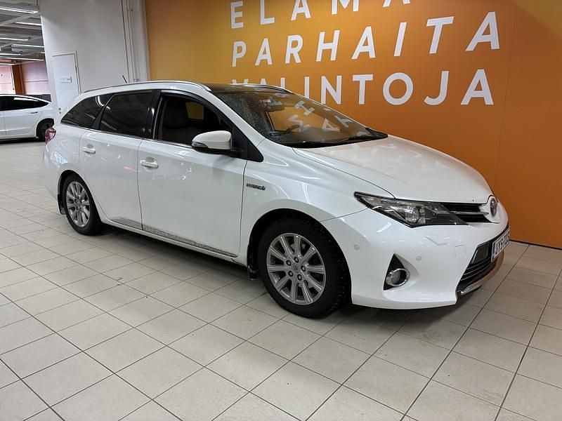 Käytetty 2014 Toyota Auris Touring Sports Premium Farmari | 10 700 € (Perustarjous) - Kuva 1/3