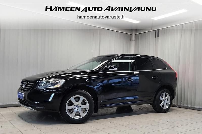 Käytetty Volvo XC60 Business Edition 181 HP (133 kW) 2015 Musta Katumaasturi
