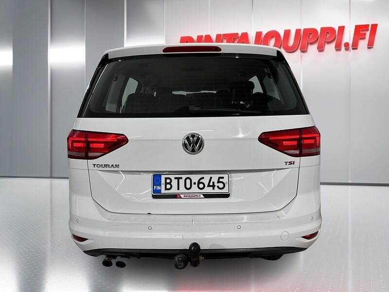 Käytetty VW Touran Trendline 150 HP (110 kW) 2016 Tila-auto