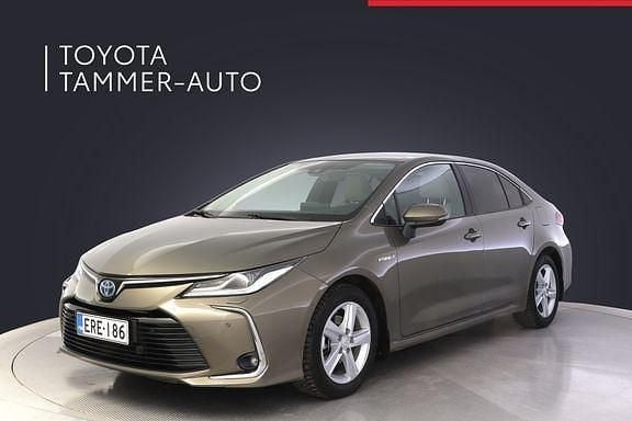 Ruskea (beige) Käytetty 2019 Toyota Corolla Style Sedan | 22 980 € (Hyvä tarjous) - Kuva 1/4