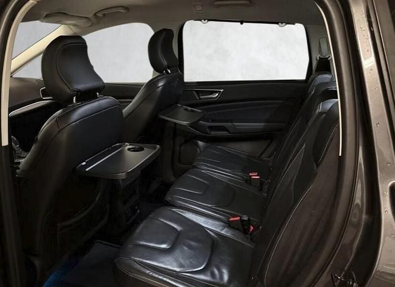 Käytetty Ford S-MAX S 180 HP (132 kW) 2016 Harmaa Tila-auto