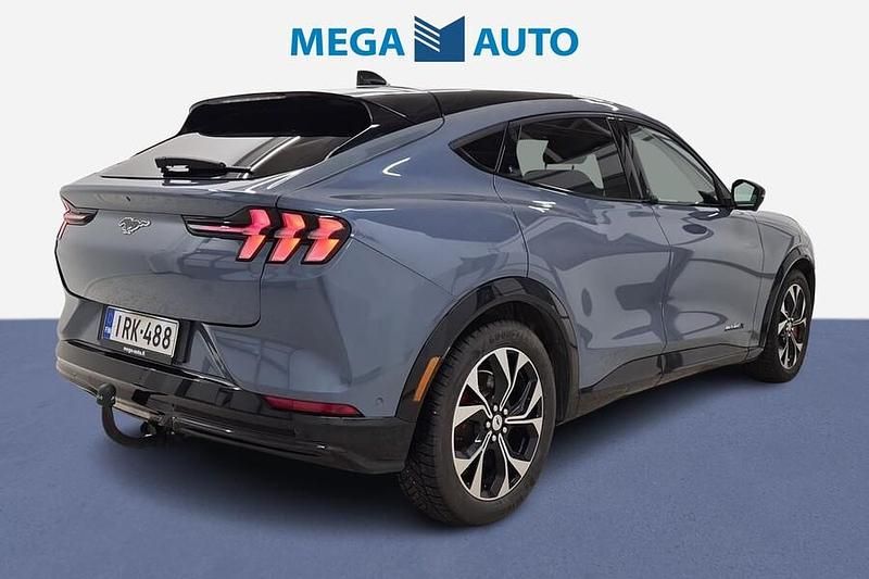 Käytetty Ford Mustang Mach-E Premium 197 kW (268 HP) 2023 Sininen Katumaasturi