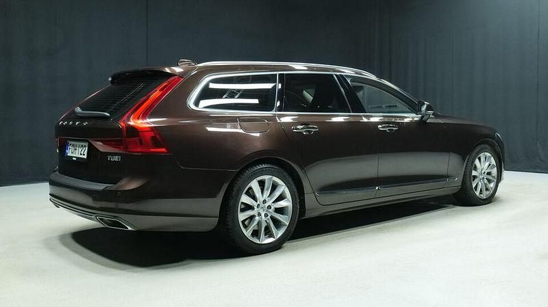 Käytetty Volvo V90 Inscription 392 HP (288 kW) 2020 Ruskea Farmari