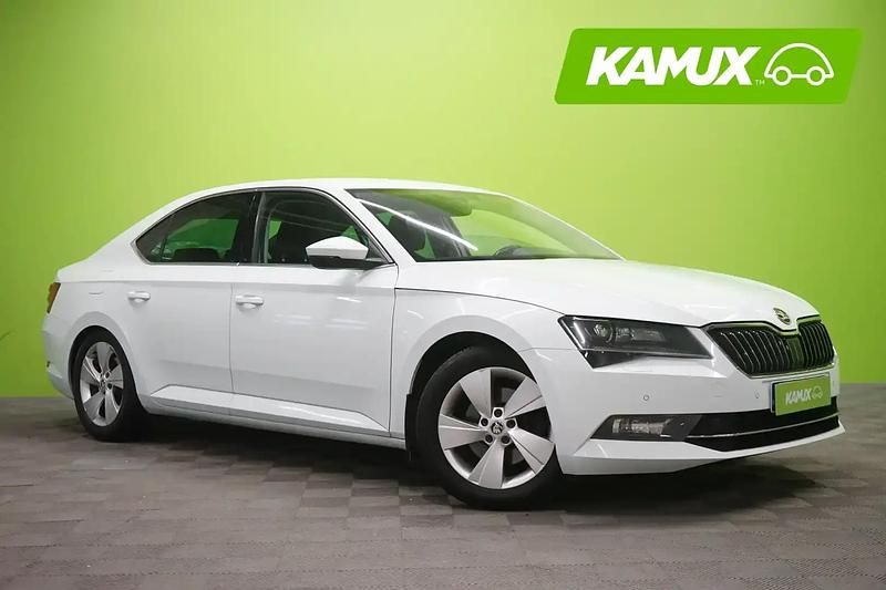 Valkoinen Käytetty 2016 Skoda Superb Ambition Sedan | 11 790 € (Hyvä tarjous) - Kuva 1/4
