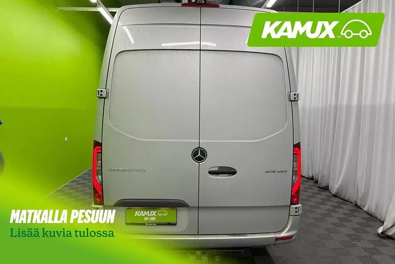 Käytetty Mercedes Sprinter 190 HP (139 kW) 2021 Van