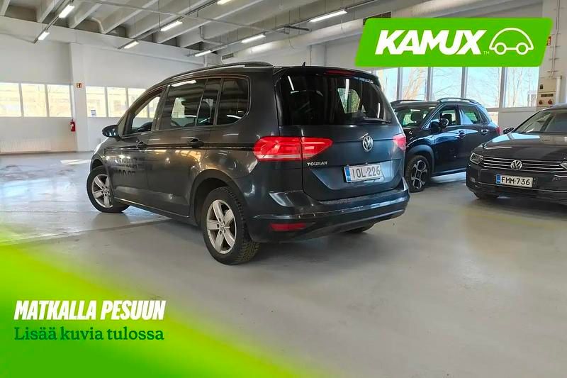 Käytetty VW Touran Comfortline 116 HP (85 kW) 2019 Musta Tila-auto